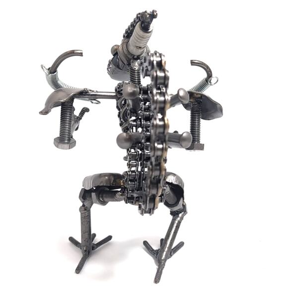 Alien 7" Tall Xenomorph Move Metal Sculpture model Scrap Steampunk Sculpture Art - Picture 6 of 6